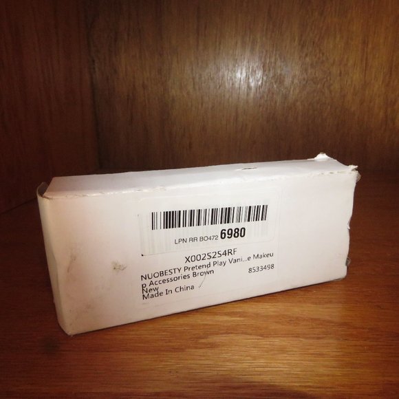 NUOBESTY Mini Dollhouse Mirror Dresser - Picture 10 of 10